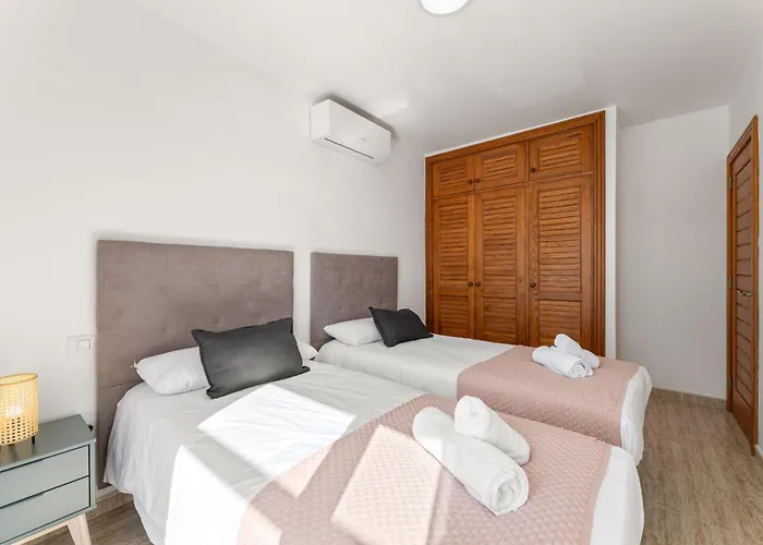 Arpon Santa Rosa 1 By Escape Willa Puerto del Carmen (Lanzarote)